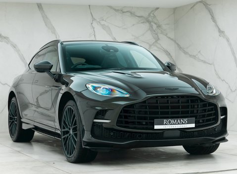 Aston Martin DBX 707 1