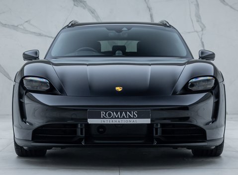 Porsche Taycan TURBO S CROSS TURISMO 7