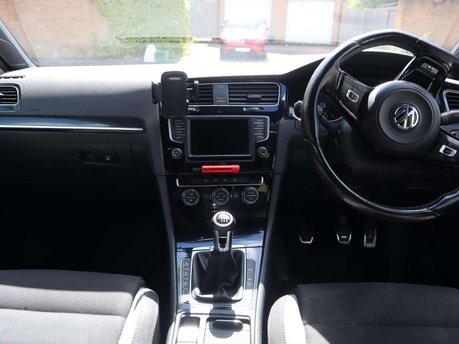 Volkswagen Golf 2.0 Golf R 4WD 5dr 11