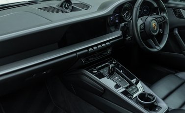 Porsche 911 Carrera S (992) 19