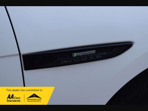 Jaguar F-Pace 2.0 F-Pace R-Sport AWD D Auto 4WD 5dr 21