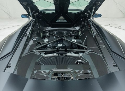 Lamborghini Aventador S LP 740-4 ROADSTER 42