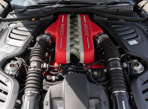 Ferrari GTC4 Lusso 32