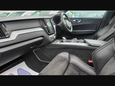 Volvo XC60 T8 TWIN ENGINE R-DESIGN PRO AWD 30