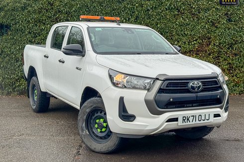 Toyota Hilux Active | 2.4 LT | AC | Sensors | Double Cab |