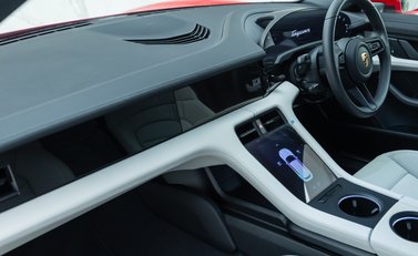 Porsche Taycan 4S SPORT TURISMO 20