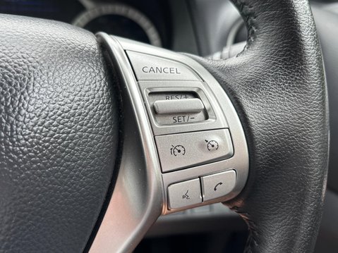 Nissan Navara DCI TEKNA SHR DCB 28