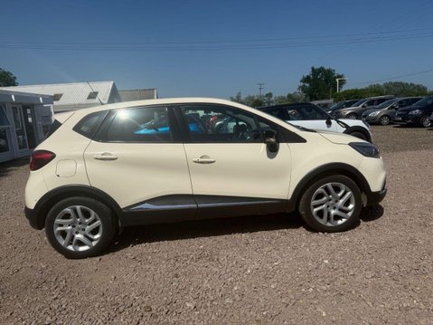 Renault Captur 0.9 TCe ENERGY Dynamique Nav SUV 5dr Petrol Manual Euro 6 (s/s) (90 ps) 9