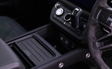 Land Rover Defender V8 16