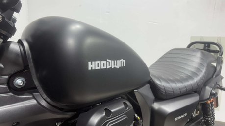 Sinnis Hoodlum 125 2019 ONLY 200 MILES NEW MOT SERVICED 125CC CRUISER BIKE 18