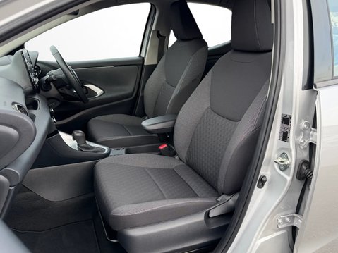 Toyota Yaris 1.5 Hybrid Icon 5dr CVT 20