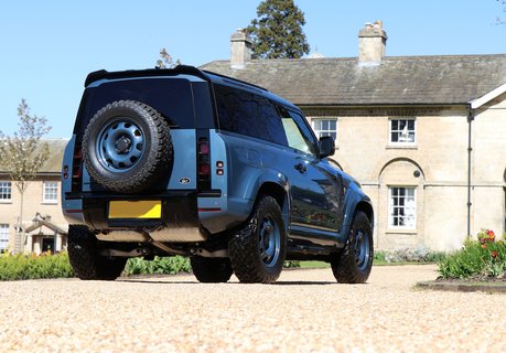 Land Rover Defender 90
