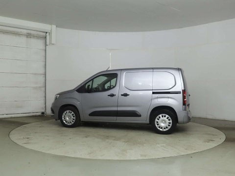 Vauxhall Combo Combo-e 2300 Sportive 4