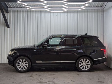Land Rover Range Rover 3.0 Range Rover Vogue TDV6 Auto 4WD 5dr 16