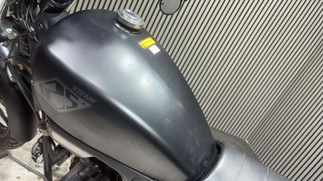Keeway K-Light 125 2021 9K RUNNING PROJECT BIKE SPARES OR REPAIR CRUISER 125CC 21