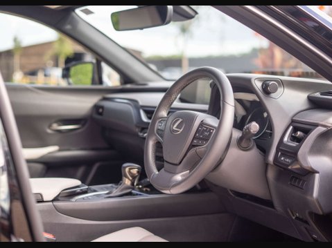Lexus Ux 2.0 UX 250h 4x2 CVT 5dr PREMIUM SPORT EDITION 10