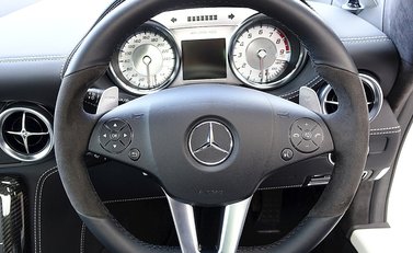 Mercedes-Benz SLS AMG 16