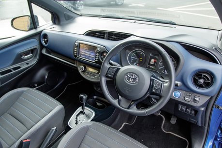 Toyota Yaris VVT-I BI-TONE