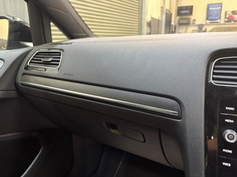 Volkswagen Golf 2.0 TSI GTI Performance DSG Euro 6 (s/s) 5dr 27