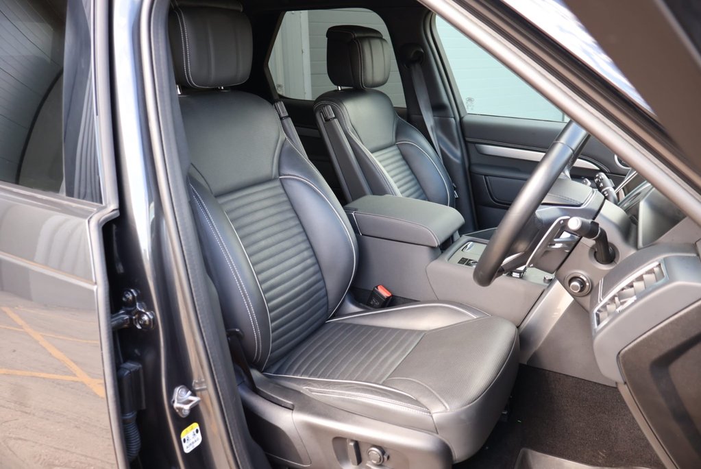 Land Rover Discovery 2023 R-DYNAMIC HSE MHEV commercial with a rear seat conversion 13