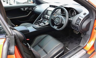 Jaguar F-Type S V6 Coupe 25