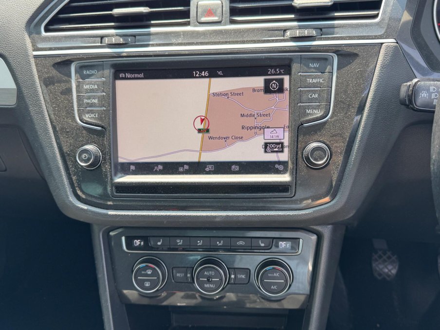 2017 Volkswagen Tiguan — image 9