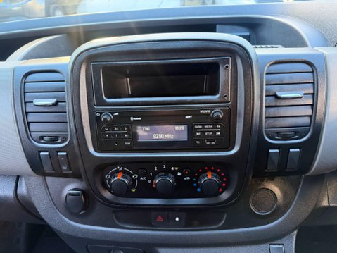 Renault Trafic 1.6 dCi 27 Business Panel Van 5dr Diesel Manual SWB Standard Roof Euro 6 (9 35