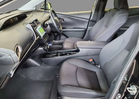 Toyota Prius 1.8 VVT 8.8kWh Business Edition Plus Hatchback 5dr Petrol Plug-in Hybrid CV 11