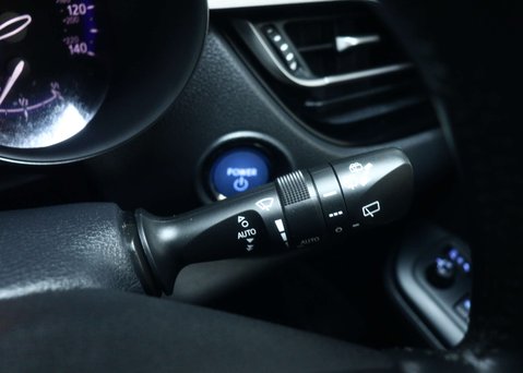 Toyota C-HR 1.8 VVT-h GPF Icon SUV 5dr Petrol Hybrid CVT Euro 6 (s/s) (122 ps) 36