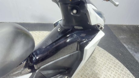 Honda Vision NSC 50 R 2014 17K RUNNING PROJECT SCOOTER 50CC SPARES OR REPAIR 24