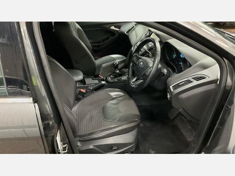 Ford Focus 1.0T EcoBoost Titanium X Euro 6 (s/s) 5dr 8