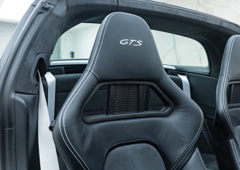 Porsche 911 Targa 4 GTS (991.2) 