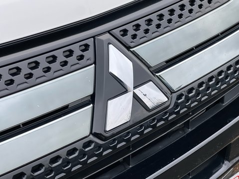 Mitsubishi Outlander PHEV DYNAMIC 13