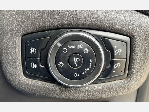 Ford Transit Connect 1.6 TDCi 240 Limited Panel Van 4dr Diesel Manual L2 H1 (128 g/km, 113 bhp) 29