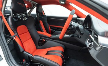 Porsche 911 GT2 RS (991) 7