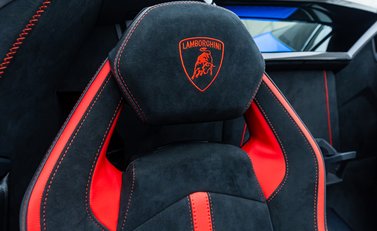 Lamborghini Aventador LP 770-4 SVJ ROADSTER 15