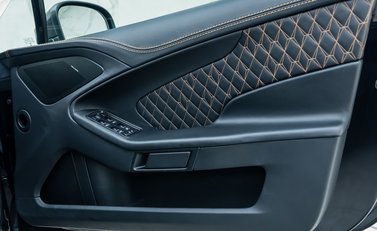 Aston Martin Vanquish S Ultimate 24