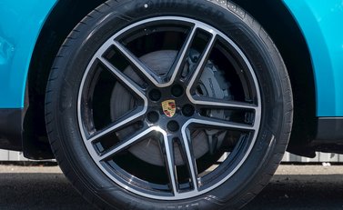 Porsche Macan S 10