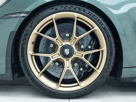 Porsche 911 GT3 TOURING (992) 