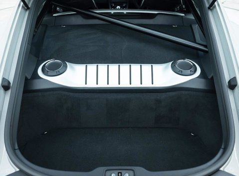 Porsche Cayman GT4 (718) 35