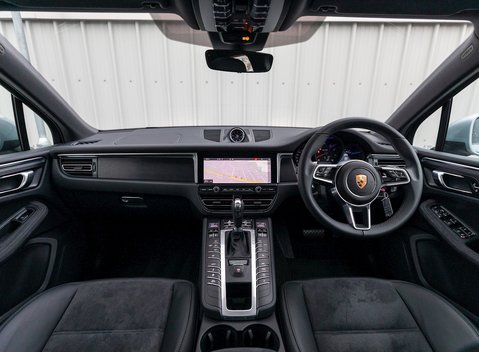 Porsche Macan GTS 19