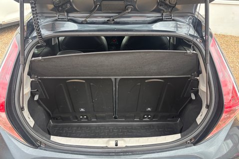 Toyota Aygo VVT-I X-CLUSIV 3.. AUTOMATIC.. FULL LEATHER.. SAT NAV.. REVERSING CAMERA.. 26