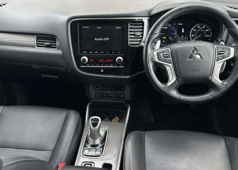 Mitsubishi Outlander 2.4h TwinMotor 13.8kWh Dynamic Safety SUV 5dr Petrol Plug-in Hybrid CVT 4WD 9