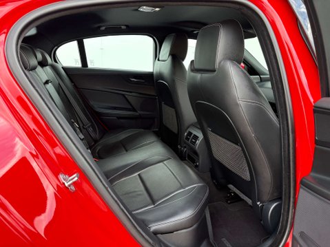 Jaguar XE 2.0 XE R-Sport Auto 4dr 17