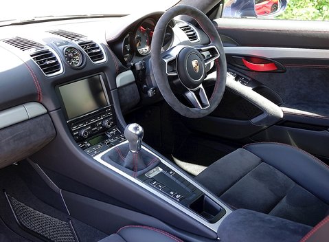 Porsche Cayman GT4 9