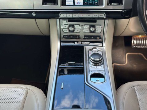 Jaguar XF 3.0 XF S Portfolio V6 D Auto 4dr 17