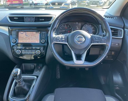 Nissan Qashqai 1.3 Qashqai N-Connecta DiG-T 5dr 18