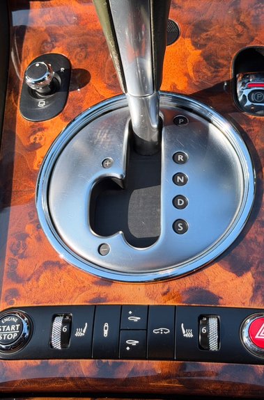 Bentley Continental GT - CYPRESS GREEN - 15 SERVICES RECORDED  