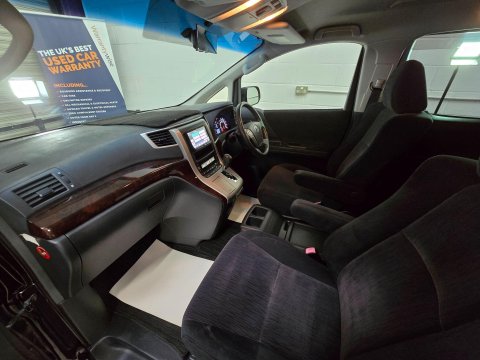 Toyota Vellfire 41