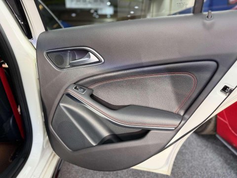 Mercedes-Benz A Class 2.0 A45 AMG (Premium) Hatchback 5dr Petrol SpdS DCT 4MATIC Euro 6 (s/s) (38 48